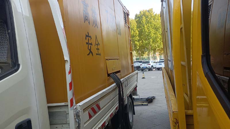 黑水如何判断柴油发电机组和UPS电源的切换时间是否符合要求？