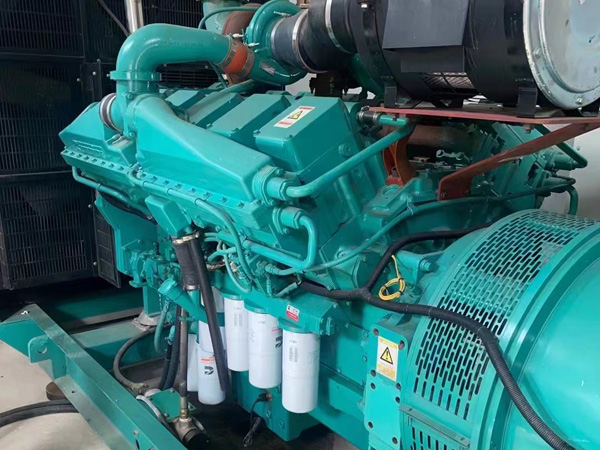 黑水更换100kW柴油发电机组机油时，需要注意哪些事项？